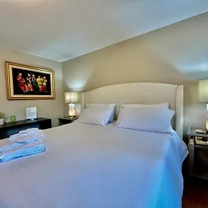 North Gem - Garden-view With Private Ensuite Nanaimo
